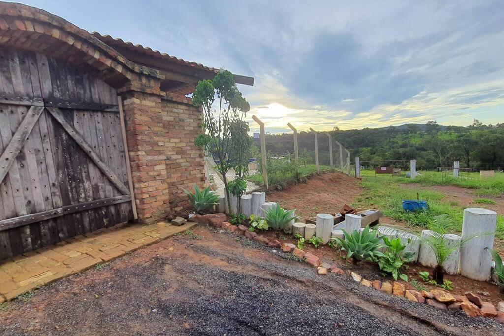 Chacara Urbana Quiosque Canto Do Curio Villa Araxa Luaran gambar